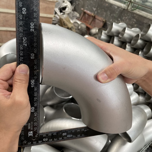 Stainless Steel 90 Degree Elbow Inspection